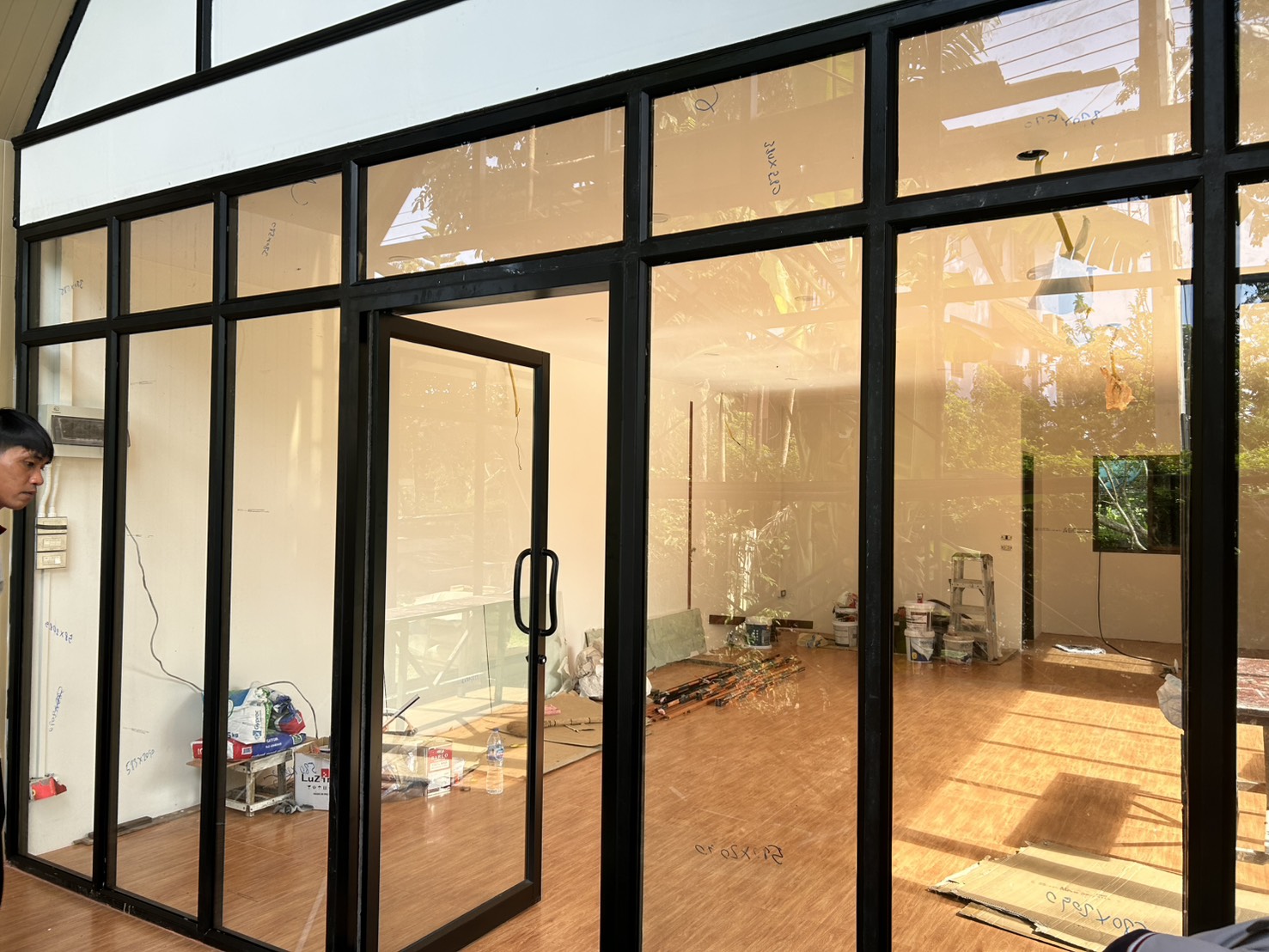 งานติดตั้งกระจกอลูมิเนียม